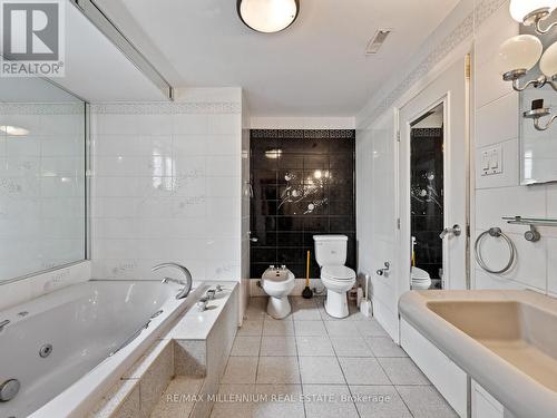 13397 Centreville Creek Road, Caledon, ON - Indoor Photo Showing Bathroom