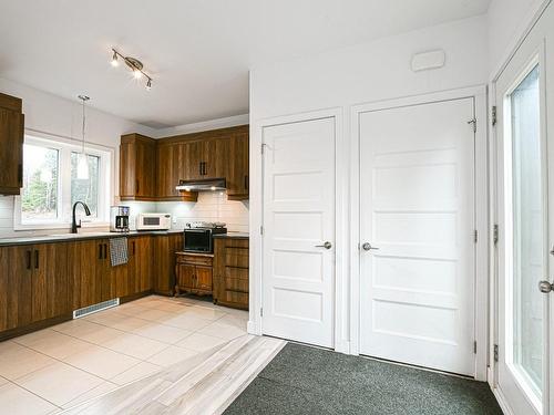 Hall - 7 Av. Du Parc, Gore, QC - Indoor Photo Showing Kitchen