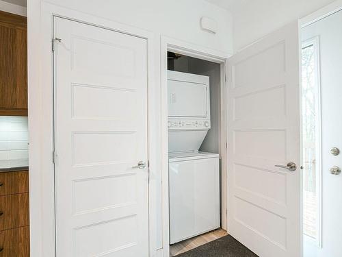 Salle de lavage - 7Z Av. Du Parc, Gore, QC - Indoor Photo Showing Laundry Room