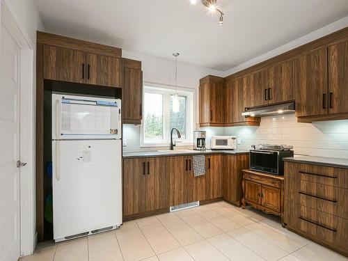 Cuisine - 7Z Av. Du Parc, Gore, QC - Indoor Photo Showing Kitchen