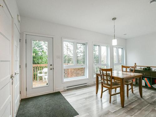 Coin-repas - 7Z Av. Du Parc, Gore, QC - Indoor Photo Showing Dining Room