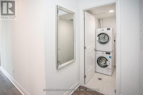 719 - 21 Park Street E, Mississauga, ON - Indoor Photo Showing Laundry Room