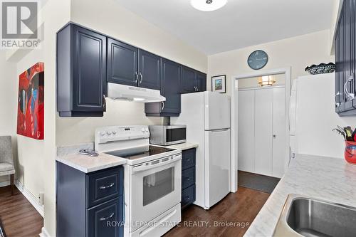 1 - 245 Bay Street S, Hamilton, ON - Indoor Photo Showing Kitchen