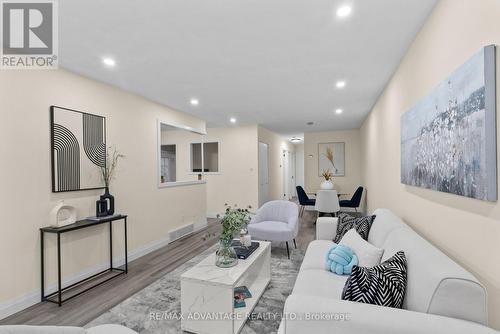 20 Edgemere Crescent, London, ON - Indoor Photo Showing Living Room