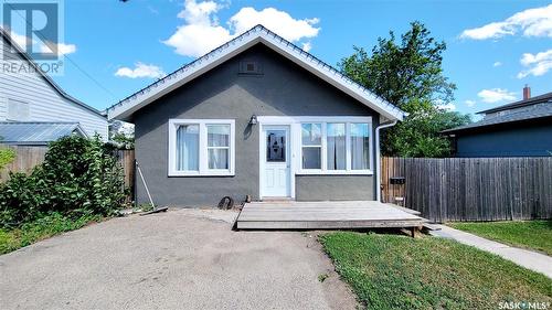 145 3Rd Avenue Ne, Swift Current, SK - Outdoor