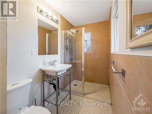 277 Belvedere Road, Prescott And Russell, ON - Indoor Photo Showing Bathroom