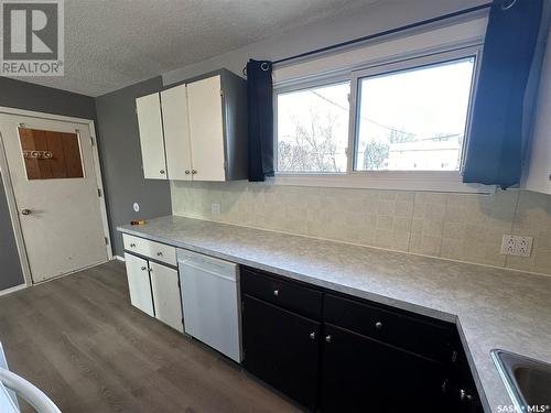 1021 Bison Avenue, Weyburn, SK - Indoor Photo Showing Kitchen