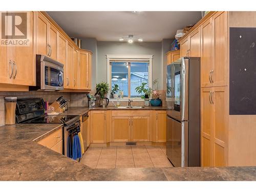 1798 Olympus Way Way Unit# 20, West Kelowna, BC - Indoor Photo Showing Kitchen With Stainless Steel Kitchen With Double Sink