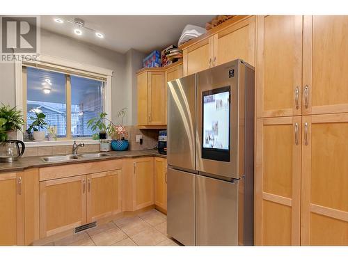 1798 Olympus Way Way Unit# 20, West Kelowna, BC - Indoor Photo Showing Kitchen With Double Sink