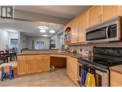 1798 Olympus Way Way Unit# 20, West Kelowna, BC - Indoor Photo Showing Kitchen