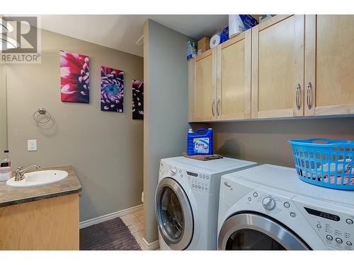 1798 Olympus Way Way Unit# 20, West Kelowna, BC - Indoor Photo Showing Laundry Room