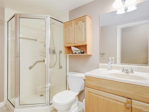 2135-2600 Ferguson Rd, Central Saanich, BC - Indoor Photo Showing Bathroom