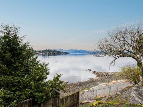 11328 Chalet Rd, North Saanich, BC 