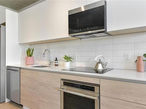 1308-1097 View St, Victoria, BC - Indoor Photo Showing Kitchen