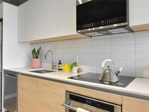 1308-1097 View St, Victoria, BC - Indoor Photo Showing Kitchen With Upgraded Kitchen