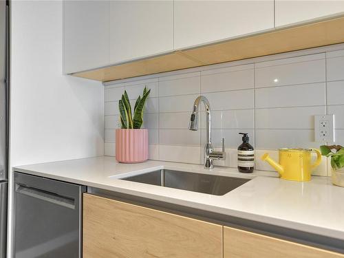 1308-1097 View St, Victoria, BC - Indoor Photo Showing Kitchen