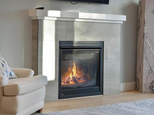 2287 Amelia Ave, Sidney, BC - Indoor Photo Showing Living Room With Fireplace