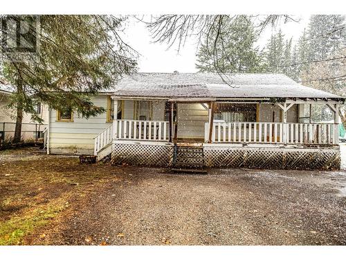 802 Cottonwood Avenue, Salmo, BC - Outdoor With Deck Patio Veranda