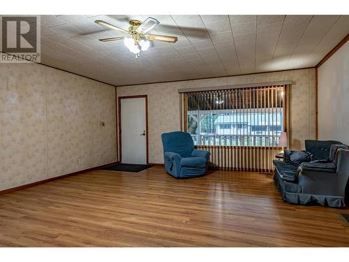 802 Cottonwood Avenue, Salmo, BC - Indoor