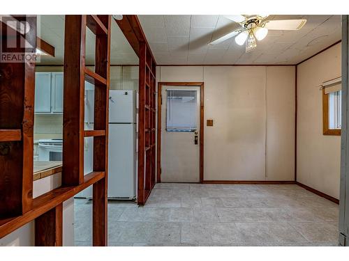 802 Cottonwood Avenue, Salmo, BC - Indoor Photo Showing Other Room