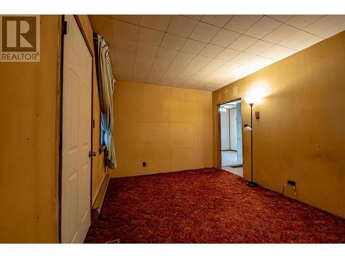 802 Cottonwood Avenue, Salmo, BC - Indoor Photo Showing Other Room