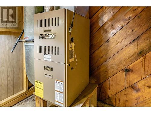 802 Cottonwood Avenue, Salmo, BC - Indoor Photo Showing Basement