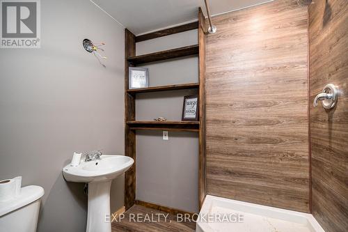 806 County 26 Road, Brighton, ON - Indoor Photo Showing Bathroom