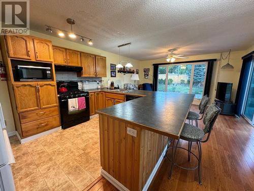 112 Wiltse Place, Penticton, BC - Indoor Photo Showing Kitchen