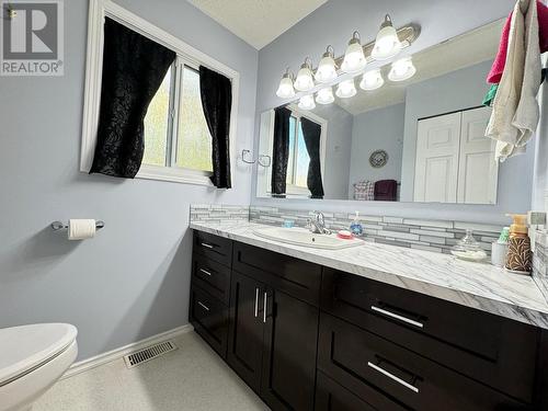 112 Wiltse Place, Penticton, BC - Indoor Photo Showing Bathroom