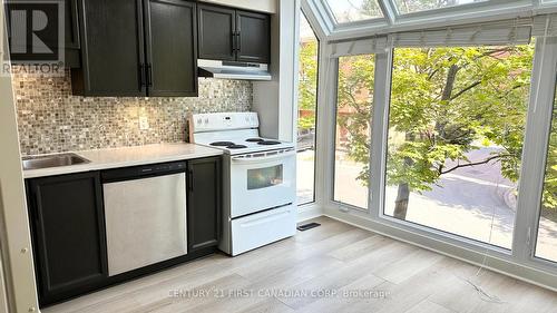 8 - 683 Windermere Road, London, ON - Indoor Photo Showing Kitchen