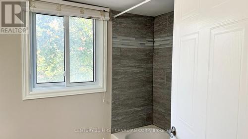 8 - 683 Windermere Road, London, ON - Indoor Photo Showing Bathroom