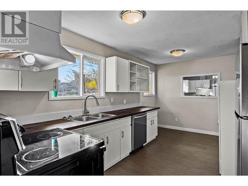 705 Soldier Road, Kamloops, BC - Indoor Photo Showing Kitchen With Double Sink