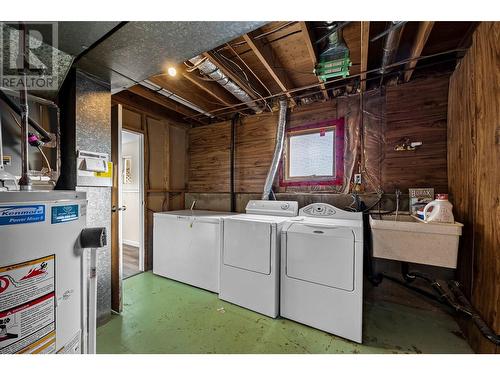 705 Soldier Road, Kamloops, BC - Indoor Photo Showing Laundry Room