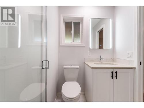 5228 Thomas Place, Okanagan Falls, BC - Indoor Photo Showing Bathroom