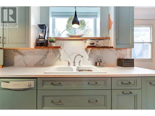 1740 Mountain Avenue, Kelowna, BC - Indoor Photo Showing Kitchen With Double Sink