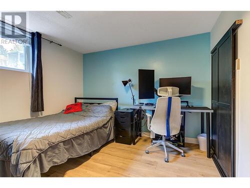 1740 Mountain Avenue, Kelowna, BC - Indoor Photo Showing Bedroom