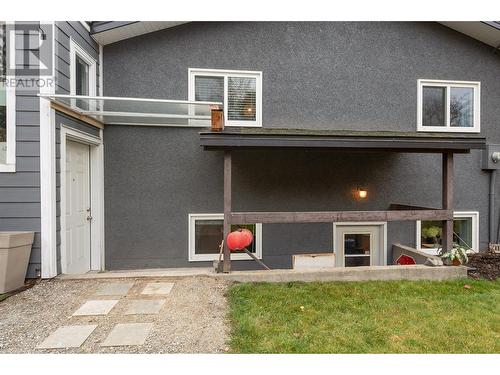 1740 Mountain Avenue, Kelowna, BC - Outdoor With Exterior