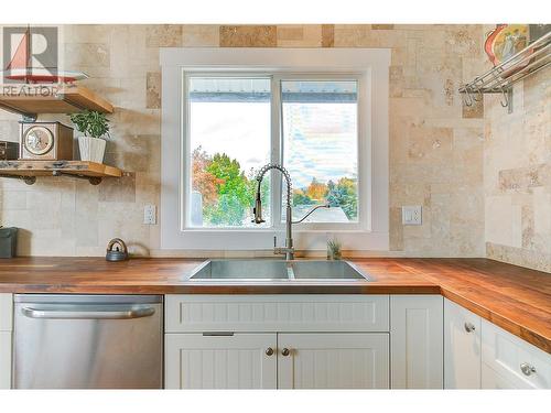 1740 Mountain Avenue, Kelowna, BC - Indoor Photo Showing Kitchen With Double Sink