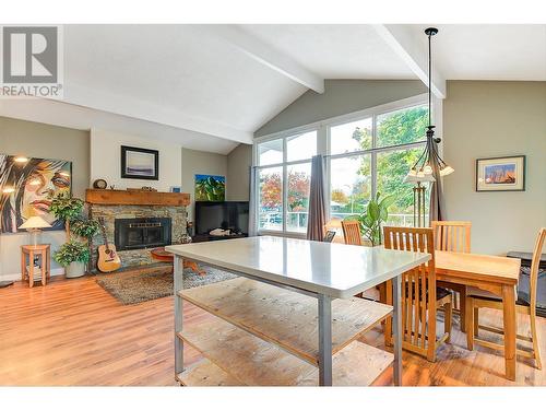 1740 Mountain Avenue, Kelowna, BC - Indoor With Fireplace