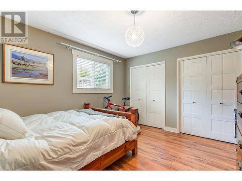 1740 Mountain Avenue, Kelowna, BC - Indoor Photo Showing Bedroom