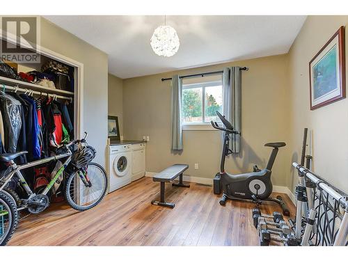 1740 Mountain Avenue, Kelowna, BC - Indoor Photo Showing Gym Room