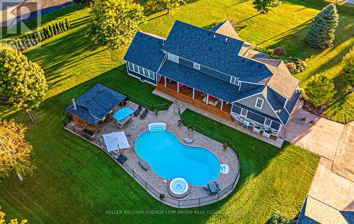 8 Sunny Ridge Trail, Clarington, ON - Outdoor With In Ground Pool