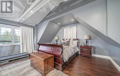 8 Sunny Ridge Trail, Clarington, ON - Indoor Photo Showing Bedroom