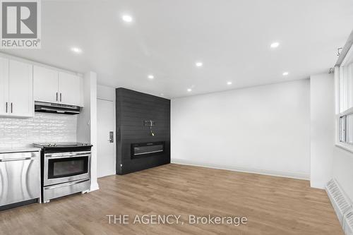 507 - 15 Albright Road, Hamilton, ON - Indoor Photo Showing Kitchen