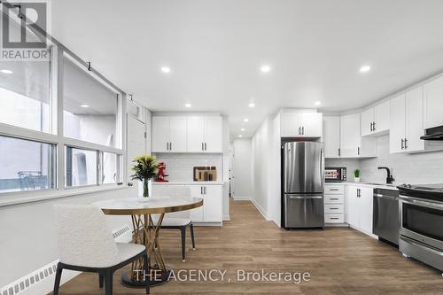 507 - 15 Albright Road, Hamilton, ON - Indoor Photo Showing Kitchen With Upgraded Kitchen