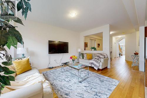 29 Lise Lane, Haldimand, ON - Indoor Photo Showing Living Room