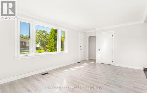 11 Garnet Street, St. Catharines, ON - Indoor Photo Showing Other Room