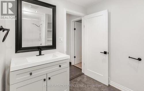 11 Garnet Street, St. Catharines, ON - Indoor Photo Showing Bathroom