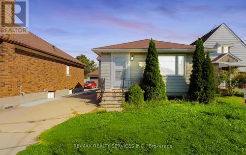 11 Garnet Street, St. Catharines, ON - Outdoor