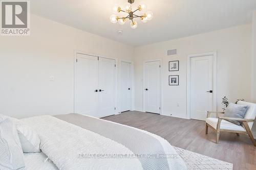 221 Agro Street, Hamilton, ON - Indoor Photo Showing Bedroom